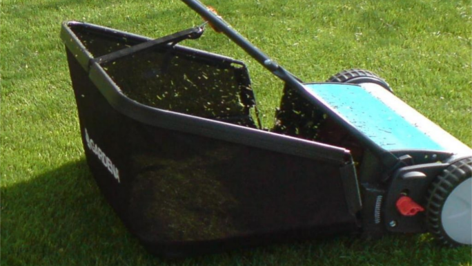 Pázsitgondozás, gyepkezelés.